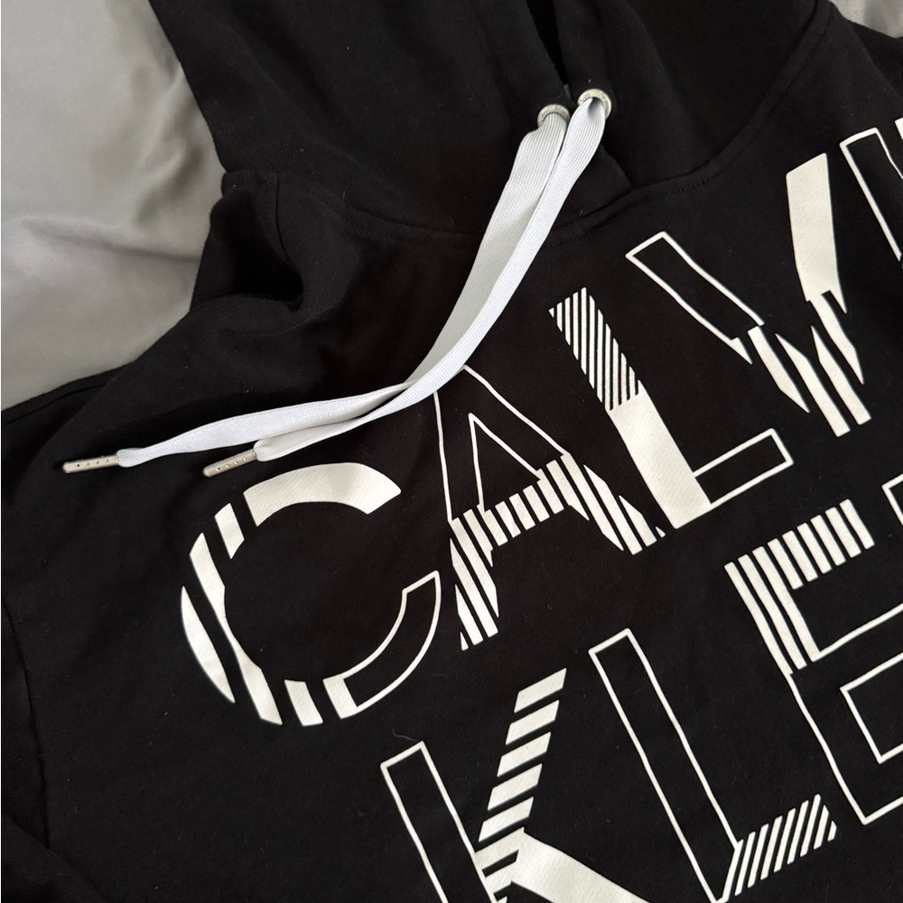 🔥 4 for $20 DEAL Calvin Klein Performance Black Cropped Hoodie – Graphic Logo – - Picture 3 of 13